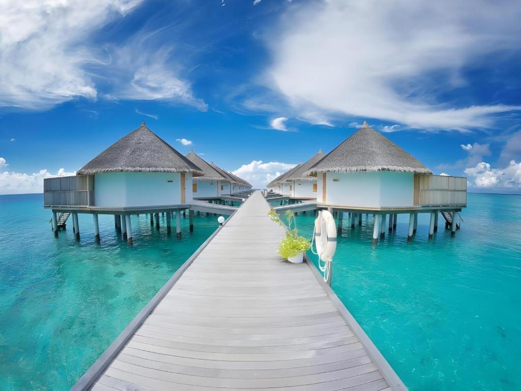 Angaga Island Resort And Spa Exterior photo