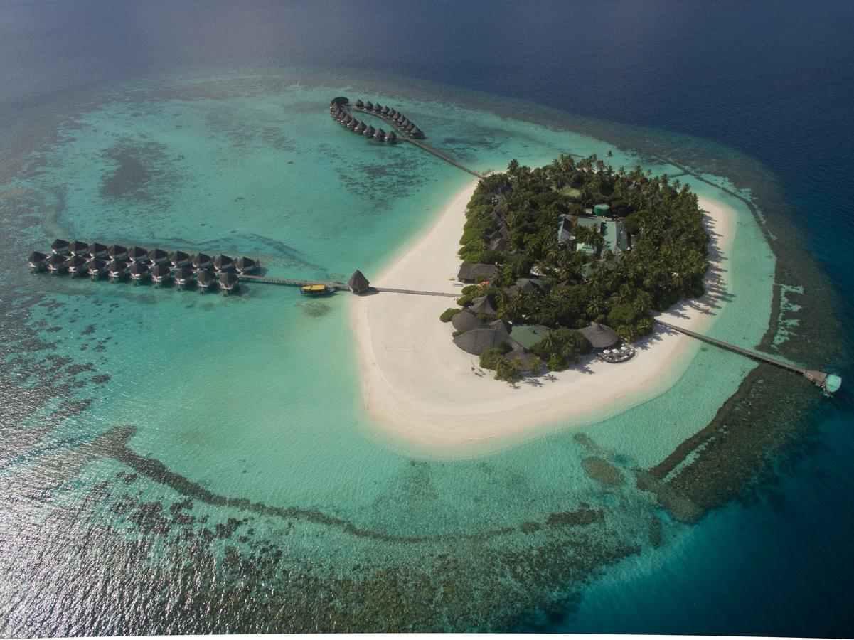 Angaga Island Resort And Spa Exterior photo